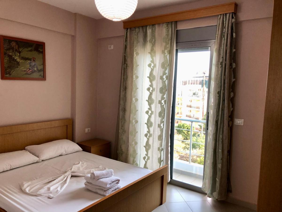 Lorenso Guest House Sarandë Exteriör bild