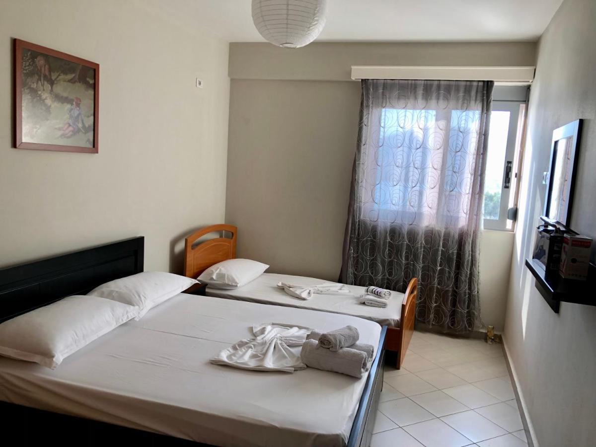 Lorenso Guest House Sarandë Exteriör bild