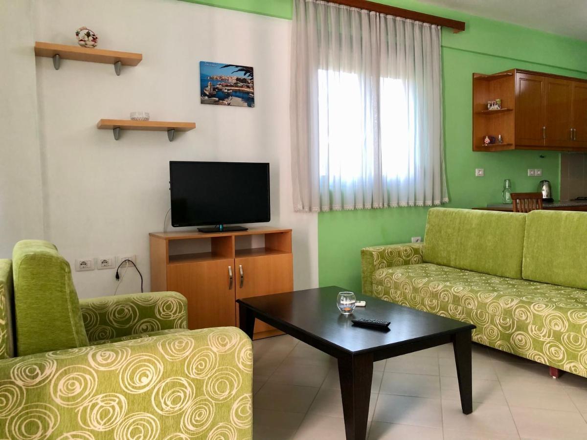 Lorenso Guest House Sarandë Exteriör bild